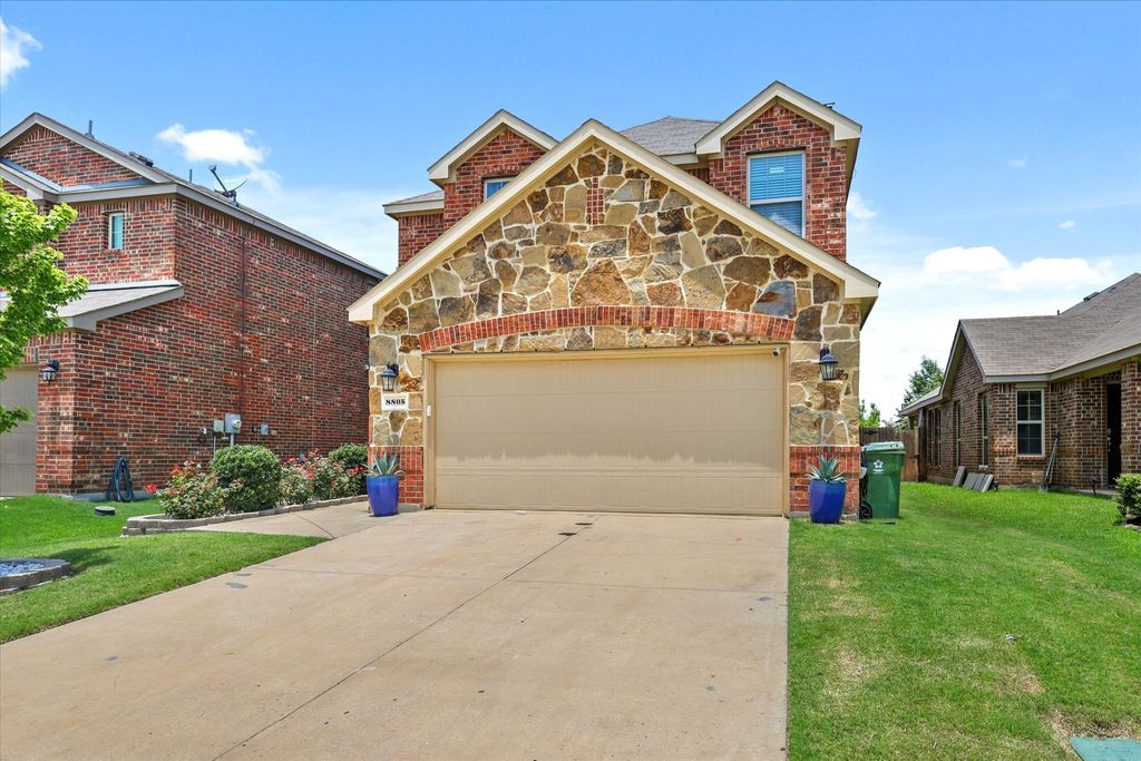 8805 Deadwood Lane, Aubrey, TX 76227 — photo 2