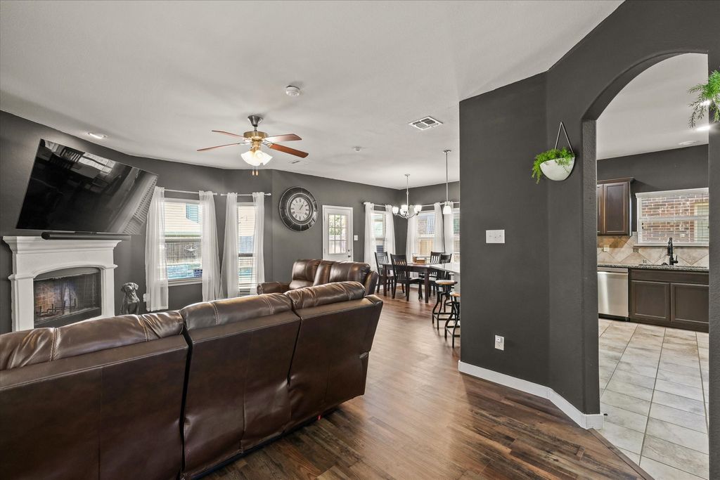 8805 Deadwood Lane, Aubrey, TX 76227 — photo 5