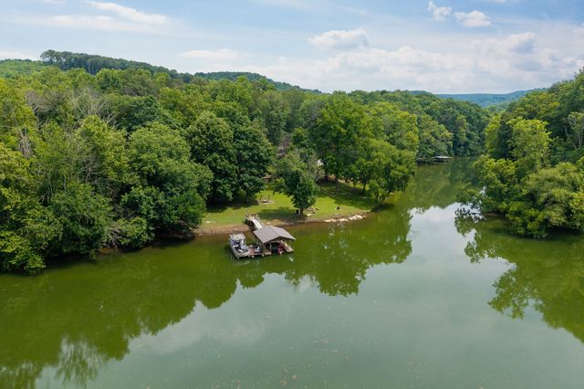 88 Hollingsworth Slough Rd, Doyle, TN 38559