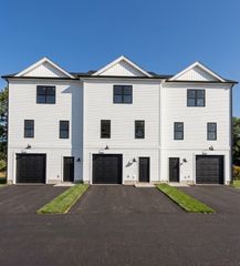 40 Cranberry Hwy 1, Rochester, MA 02770