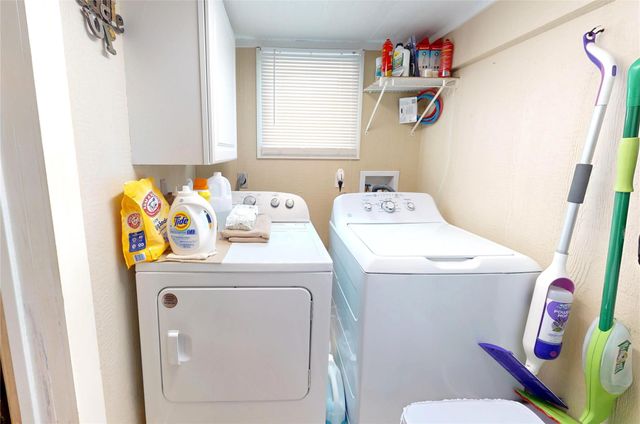 1321 Pickney Avenue, Port Bolivar, TX 77650