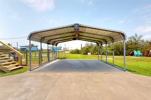 1321 Pickney Avenue, Port Bolivar, TX 77650