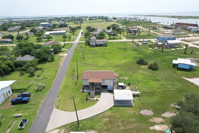 1321 Pickney Avenue, Port Bolivar, TX 77650