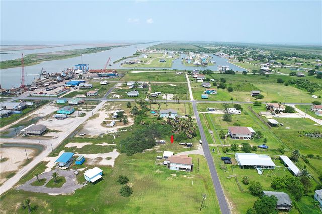 1321 Pickney Avenue, Port Bolivar, TX 77650