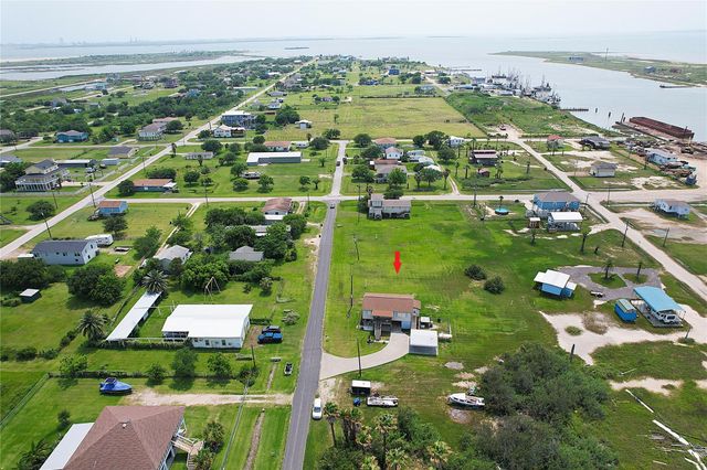 1321 Pickney Avenue, Port Bolivar, TX 77650