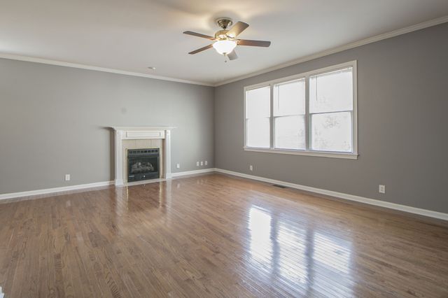 702 Mount Vernon Dr, Clarksville, TN 37043