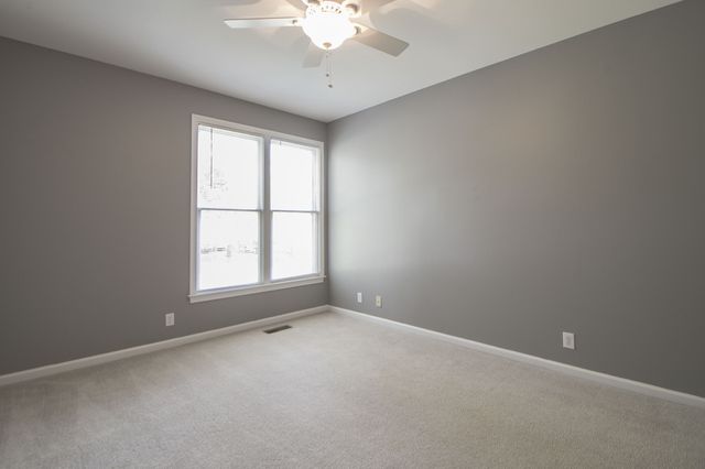 702 Mount Vernon Dr, Clarksville, TN 37043