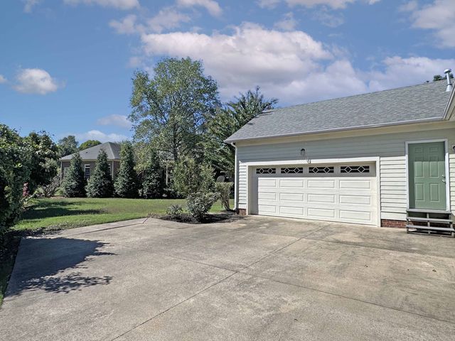 702 Mount Vernon Dr, Clarksville, TN 37043