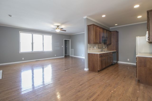 702 Mount Vernon Dr, Clarksville, TN 37043