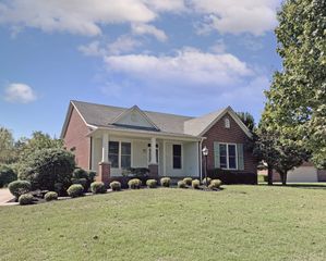 702 Mount Vernon Dr, Clarksville, TN 37043