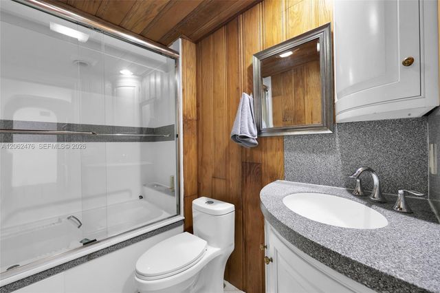 6879 Palm Grove Court, Palm Beach Gardens, FL 33418