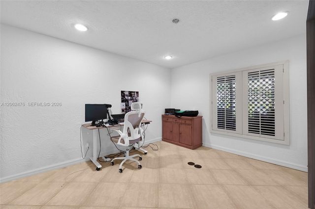 6879 Palm Grove Court, Palm Beach Gardens, FL 33418