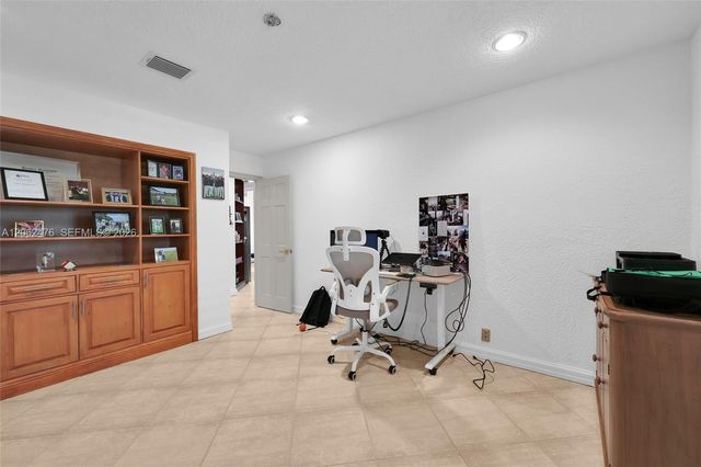 6879 Palm Grove Court, Palm Beach Gardens, FL 33418