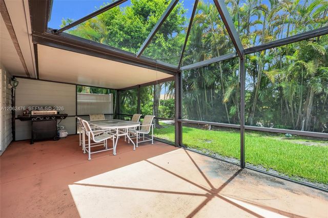 6879 Palm Grove Court, Palm Beach Gardens, FL 33418