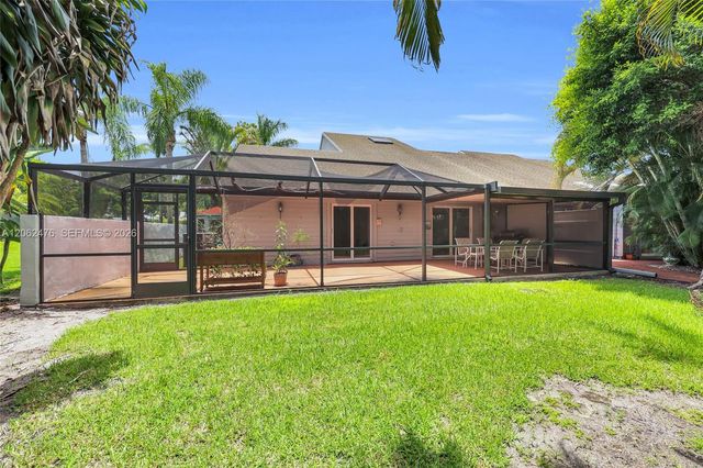 6879 Palm Grove Court, Palm Beach Gardens, FL 33418