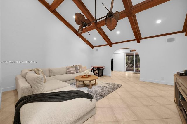 6879 Palm Grove Court, Palm Beach Gardens, FL 33418