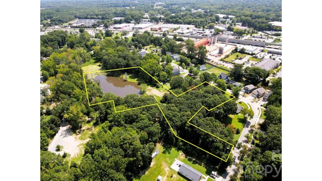 524 Dawn Circle, Charlotte, NC 28213