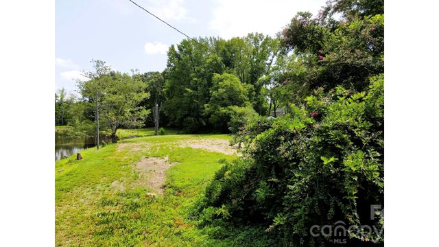 524 Dawn Circle, Charlotte, NC 28213