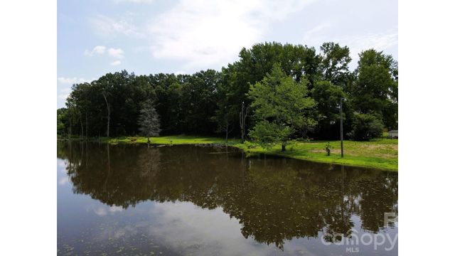 524 Dawn Circle, Charlotte, NC 28213