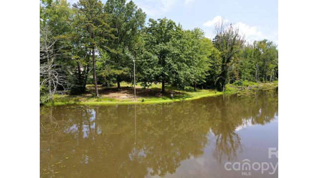 524 Dawn Circle, Charlotte, NC 28213
