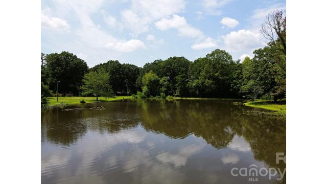 524 Dawn Circle, Charlotte, NC 28213