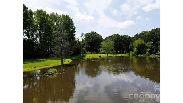 524 Dawn Circle, Charlotte, NC 28213