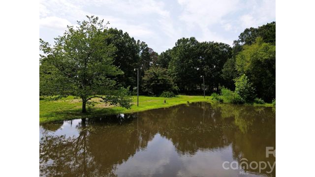 524 Dawn Circle, Charlotte, NC 28213