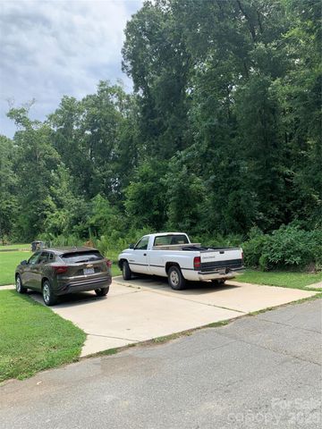 524 Dawn Circle, Charlotte, NC 28213