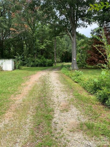 524 Dawn Circle, Charlotte, NC 28213