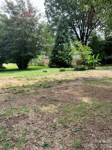524 Dawn Circle, Charlotte, NC 28213