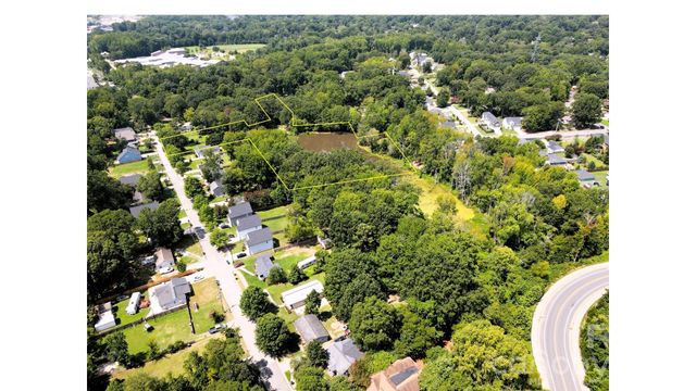 524 Dawn Circle, Charlotte, NC 28213