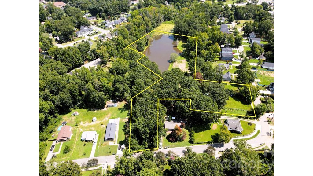 524 Dawn Circle, Charlotte, NC 28213