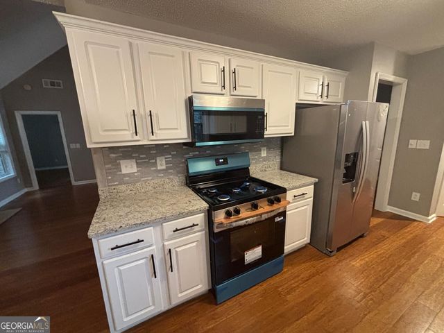 180 Brookestone Point, Fayetteville, GA 30215