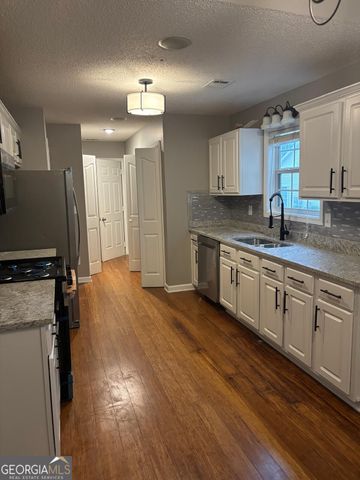 180 Brookestone Point, Fayetteville, GA 30215