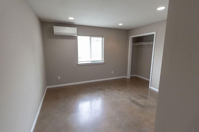 1409 PARIS RD 201, Columbia, MO 65201