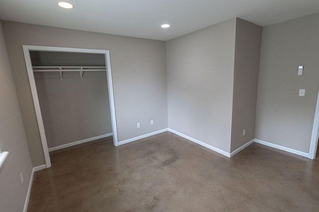 1409 PARIS RD 201, Columbia, MO 65201