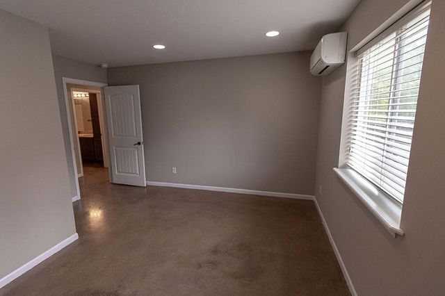 1409 PARIS RD 201, Columbia, MO 65201