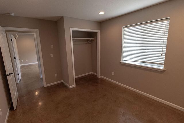 1409 PARIS RD 201, Columbia, MO 65201