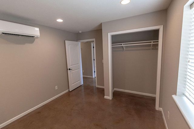 1409 PARIS RD 201, Columbia, MO 65201