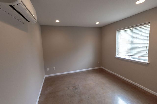 1409 PARIS RD 201, Columbia, MO 65201