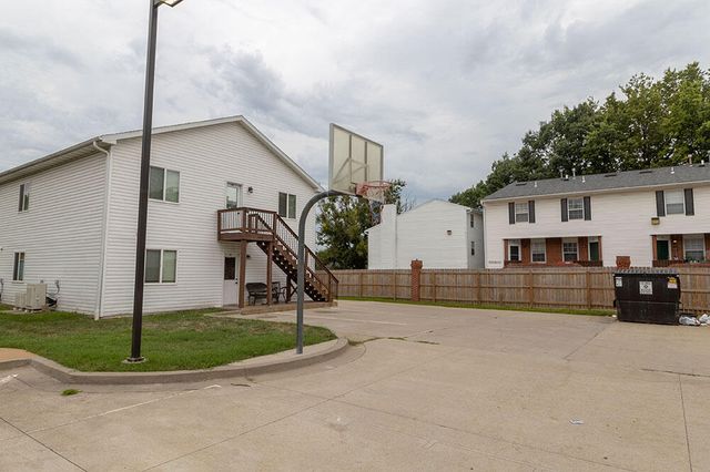 1409 PARIS RD 201, Columbia, MO 65201