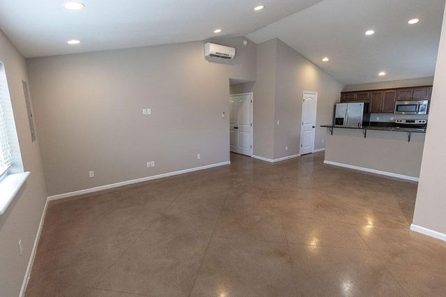 1409 PARIS RD 201, Columbia, MO 65201