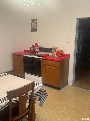 906 BELLE Avenue, Pinckneyville, IL 62274