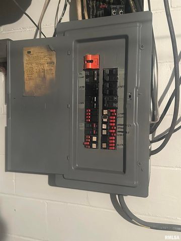 906 BELLE Avenue, Pinckneyville, IL 62274