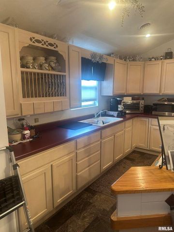 906 BELLE Avenue, Pinckneyville, IL 62274