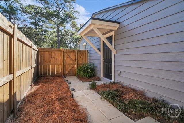 23 Brookview Drive, Savannah, GA 31406