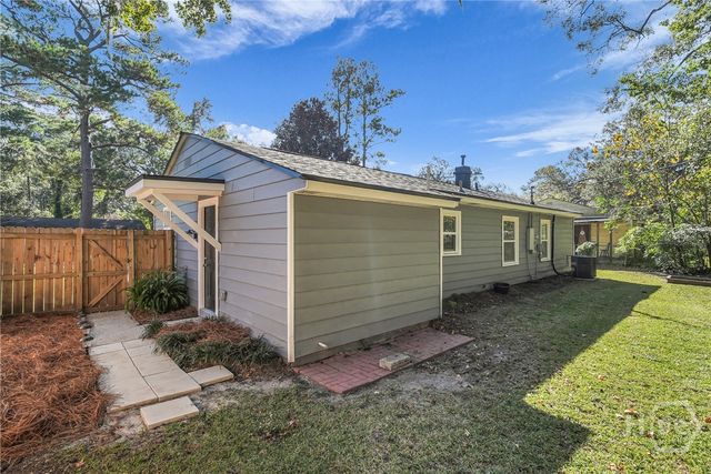 23 Brookview Drive, Savannah, GA 31406
