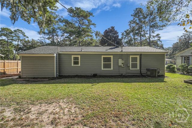 23 Brookview Drive, Savannah, GA 31406