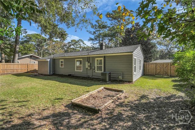 23 Brookview Drive, Savannah, GA 31406