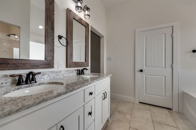 107 Maverick Trail, Valley View, TX 76272